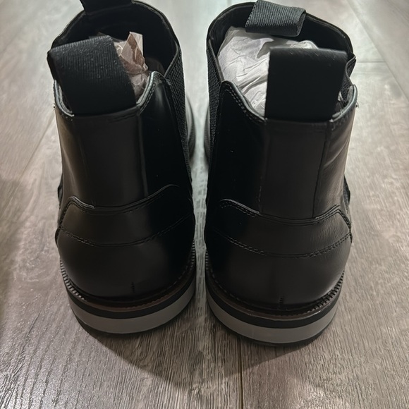 New in box black Steve Madden Chelsea boots 8 - Picture 5 of 6